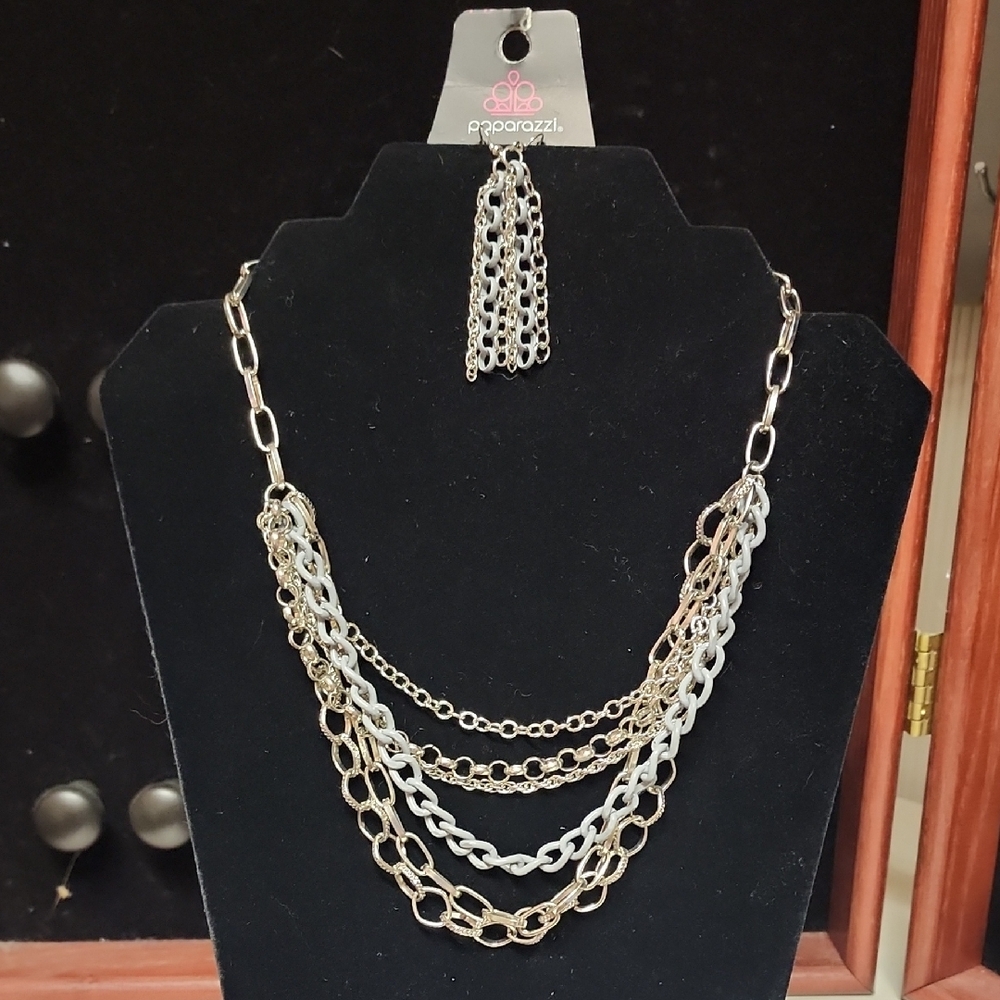 Paparazzi Necklace - Color Bomb - Silver